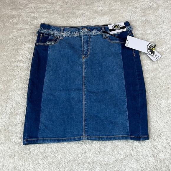 Black daisy fringe and color block denim jean skirt NWT, size 5 or 27 - Picture 3 of 11